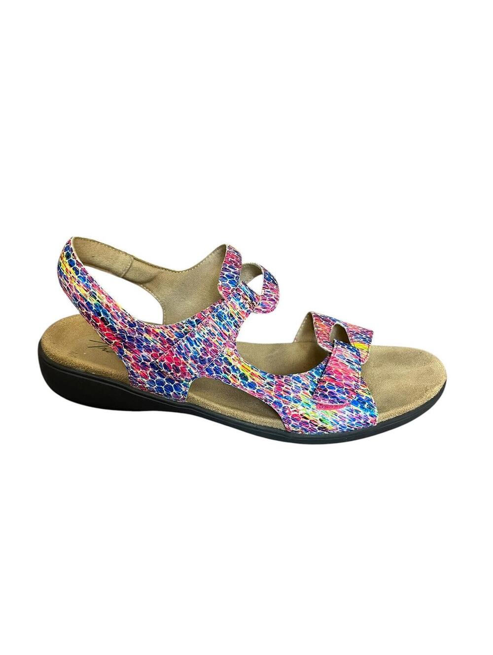 Trotters Women's Katarina 3 Sandal in size 8.5.